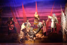 The opera "Khí tiết rạng trời Nam" portrays the illustrious life and career of national hero Nguyễn Trung Trực. Photo: Ngọc Nhuận