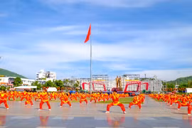 The martial arts delegation from Gia Lai province participated in a large-scale group performance. Photo: Doan Ngoc