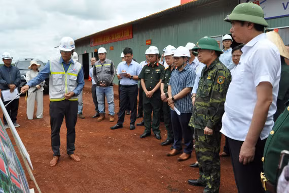 Secretary of the Gia Lai Provincial Party Committee inspects construction progress of multi-level boarding school in border commune