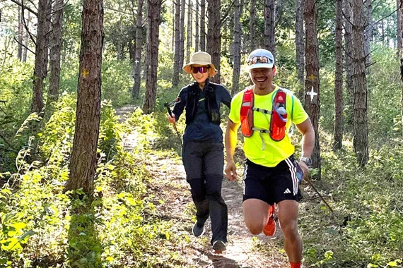 Trekking Attracts Young People to Explore Mountains and Forests