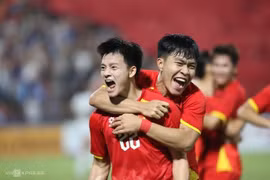 Vietnam forward Nguyen Thanh Nhan (L) celebrates his goal in the 1-0 win over Yemen in the 2026 U23 Asian Cup qualifiers, at Viet Tri Stadium, Phu Tho Province, northern Vietnam on Sept. 9, 2025. 