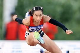 Huynh Thi My Tien wins a gold medal in the women's 100 m hurdles at the national athletics tournament at Hoa Xuan Stadium, Da Nang on Aug. 10, 2025. Photo by VnExpress/Duc Dong