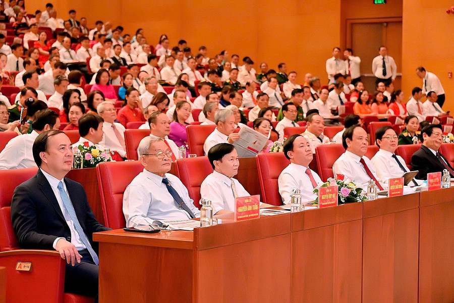 Leaders of the Central Emulation and Commendation Board and Gia Lai Province attend the Congress. Photo: Đức Thụy duaihi.jpg