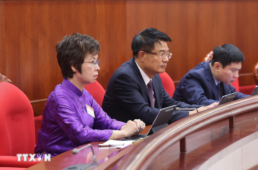 Delegates attend the opening session of the 14th Plenum. Photo: Lam Khanh/VNA