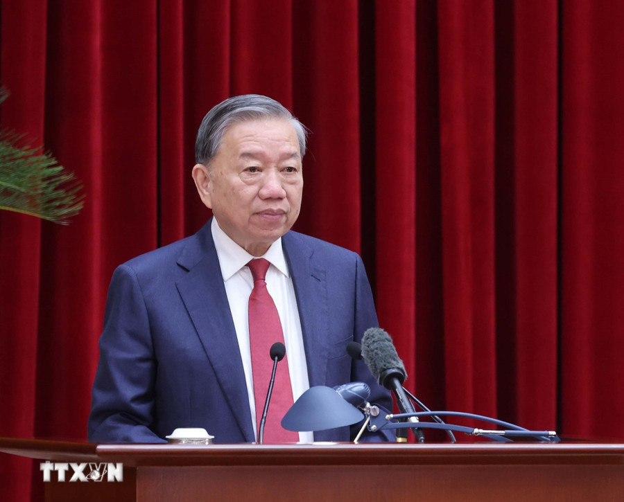 General Secretary To Lam delivers the opening speech at the 14th Plenum of the 13th Party Central Committee. Photo: Thong Nhat/VNA