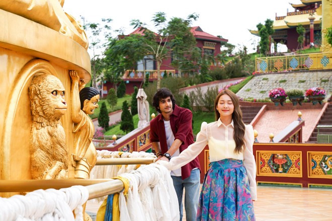 Khả Ngân stars opposite Indian actor Shantanu Maheshwari.