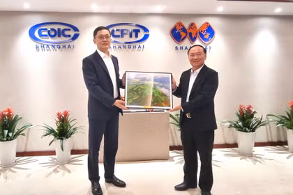 Secretary of the Provincial Party Committee Thai Dai Ngoc pays courtesy visits to organizations in Shanghai
