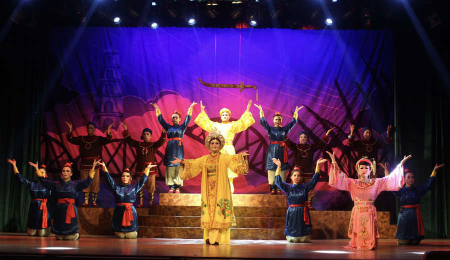 The tuồng play Nước Nam niềm khát vọng (Vietnam’s Aspiration) portrays Emperor Thành Thái—a patriotic and compassionate ruler. Photo: Ngọc Nhuận vo-tuong-nuoc-nam-niem-khat-vong-noi-ve-cuoc-doi-su-nghiep-vua-thanh-thai-jpg.jpg
