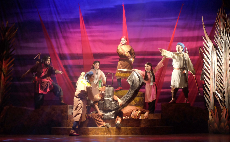 The tuồng play Khí tiết rạng trời Nam (The Spirit Shining Over the South) depicts the illustrious life and career of national hero Nguyễn Trung Trực. Photo: Ngọc Nhuận vo-tuong-khi-tiet-rang-troi-nam-khac-hoa-chan-dung-anh-hung-dan-toc-nguyen-trung-trucjpg.jpg