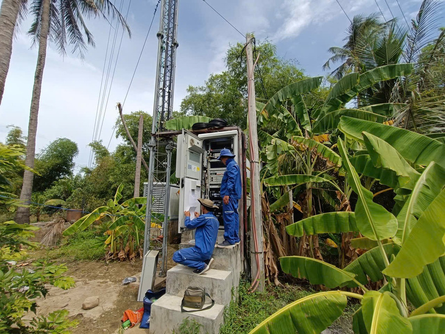 VNPT invests in upgrading 4G BTS infrastructure, contributing to improved telecommunications services in Gia Lai province. Photo: Trọng Lợi a1-vnpt.jpg