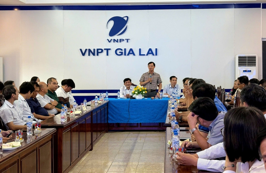 VNPT units operating in Gia Lai province discuss plans for restructuring and merger. Photo: Trọng Lợi a1-khcn.jpg