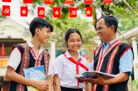 The policy to implement a single, unified set of textbooks nationwide starting from the 2026-2027 academic year, along with the plan to provide free textbooks from 2030, is expected to help enhance both the quality and equity of education.