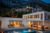 What Is the Founder of the Global Luxury Vacation Exchange Club Seeking in Vietnam?