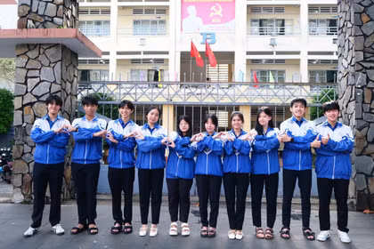 Gia Lai students use VR and AI to bring Jrai village heritage online