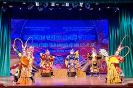 Vietnam marks 15th anniversary of Stage Day with art program in Gia Lai