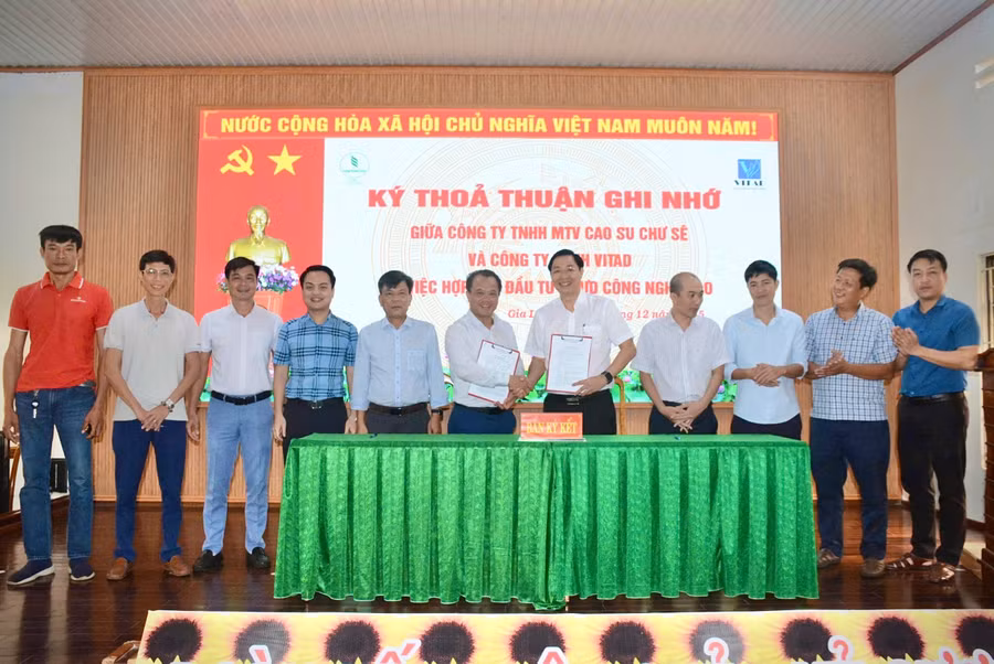 cong-ty-tnhh-mtv-cao-su-chu-se-ky-ket-hop-dong-cho-thue-ha-tang-dat-kcn-nam-pleiku-doi-voi-cong-ty-co-phan-tap-doan-tien-thinh.jpg