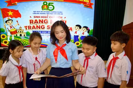 Teacher Dang Thi Thuy consistently brings passion to every Youth Union activity, earning the prestigious "Pink Swallow" award in 2026.