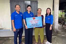 The Central Committee of the Vietnam Fatherland Front has launched the 2025 Month for the Poor (from October 17 to November 18) under the meaningful theme: “Leave No One Behind.”