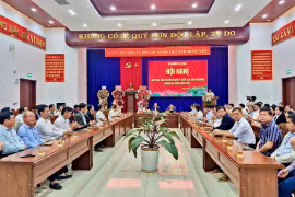 The Standing Committee of the Pleiku Ward Party Committee chaired an early 2026 meeting with local businesses to strengthen connections and address challenges facing production and business activities.