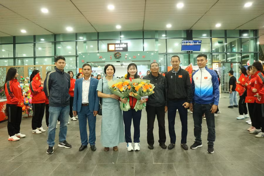 don-vdv-nguyen-thi-bich-thao-doat-hcv-bong-nem-nu-seagames-33-2.jpg