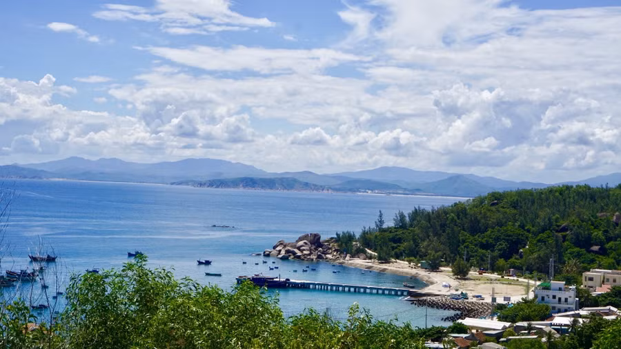 sinh-ke-moi-tren-xa-dao-nhon-chau.jpg