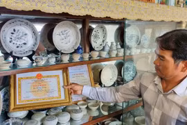 Porcelain artifacts such as bowls, plates, and dishes were discovered by local fishermen.