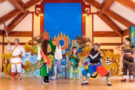 Classical Vietnamese Opera Resonates at the Memorial Ceremony for Scholar Đào Tấn