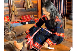 Young Ethnic Minorities Spread the Beauty of Their Villages