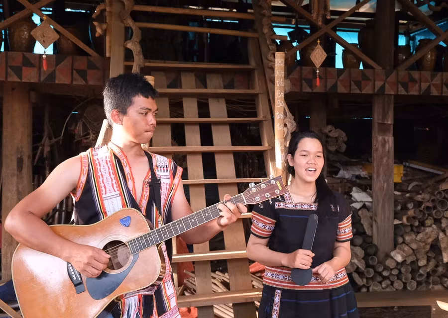 chung-mot-tinh-yeu-voi-van-hoa-dan-toc.jpg