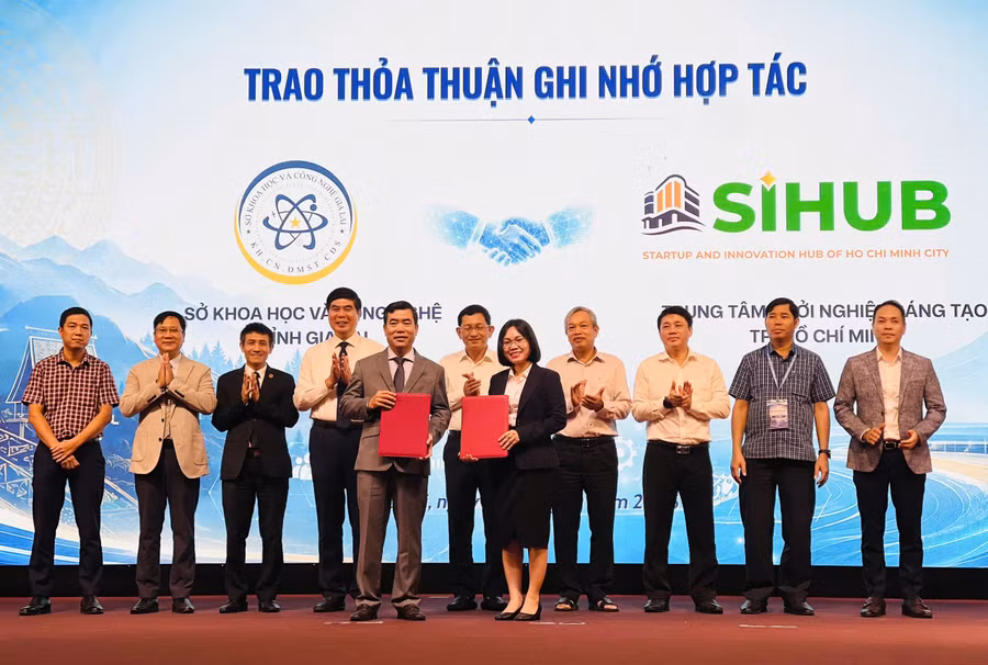 khai-mac-ngay-hoi-doi-moi-sang-tao-tinh-gia-lai.jpg