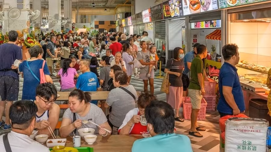 Singapore’s street food is so exceptional that UNESCO recognized it as an Intangible Cultural Heritage of Humanity in 2020. With over 200 hawker centers to choose from, there are thousands of stalls offering signature dishes.