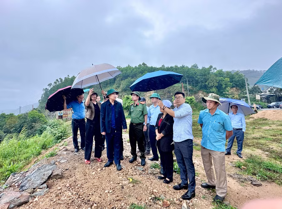 bi-thu-tinh-uy-thai-dai-ngoc-khao-sat-tai-diem-dung-chan-dau-deo-an-khe-anh-ha-duy.jpg