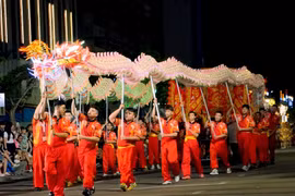 Carnival “Quy Nhon South – Return to the Call of the Sea” Attracts Large Crowds of Locals and Tourists