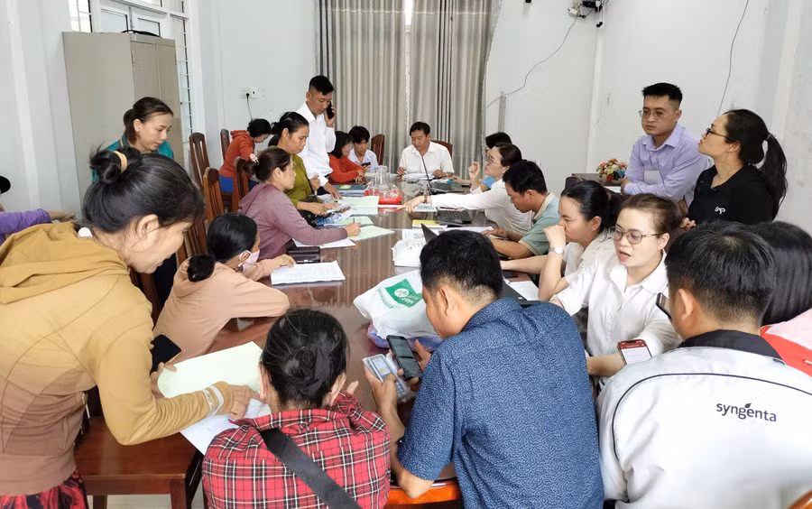 tap-trung-ho-tro-ho-kinh-doanh-ve-thu-tuc-thue-va-tai-chinh.jpg