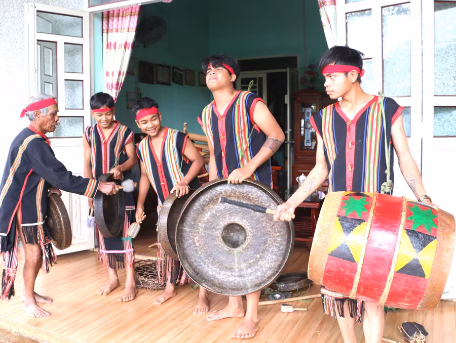 an-phu-phat-huy-ban-sac-van-hoa-de-phat-trien-du-lich.jpg