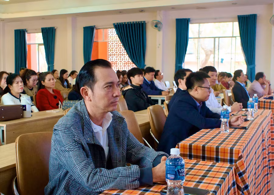 quang-canh-buoi-hoi-thao.jpg