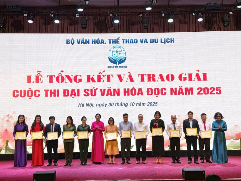 truong-thpt-pleiku-dat-giai-tai-cuoc-thi-dai-su-van-hoa-doc.jpg