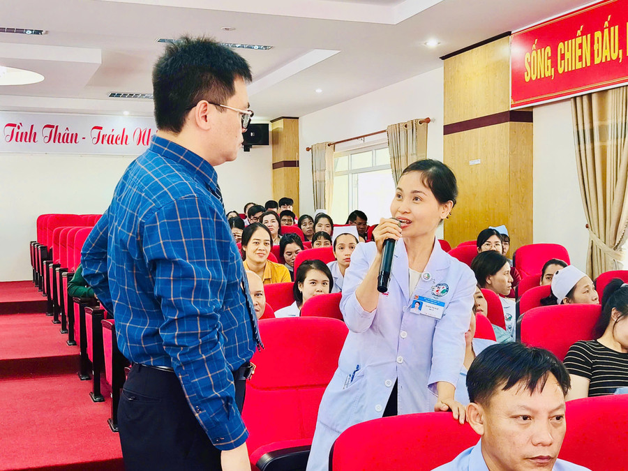 The training also devoted ample time for participants to discuss and share communication experiences. Photo: CTV z7077604141246-2d12a6abc171098d9b6c006126cb4920.jpg