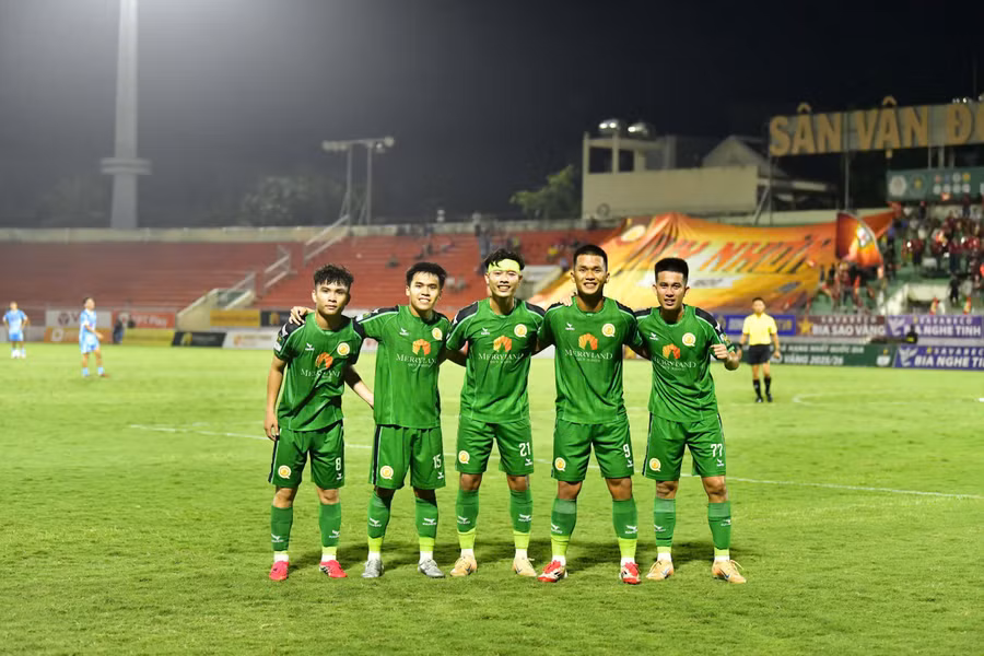 glo-quy-nhon-united-2.jpg