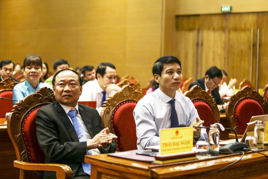 Delegates attend the session. Photo: N.H. khai-mac-hdnd.jpg
