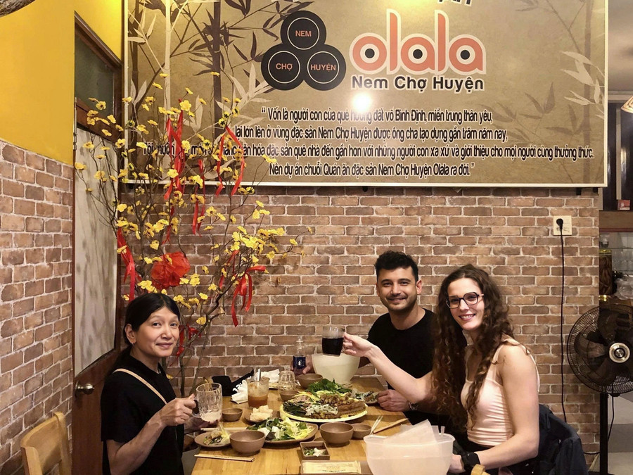 Tourists delighted by the unique flavors at Nem Cho Huyen Olala. img-8157.jpg