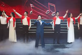 The song "Thưa Đảng" by singer Anh Tú receives a flood of praise