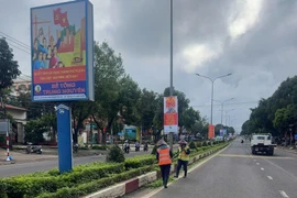 Workers Strive to Beautify the City Amid Prolonged Rainy Season