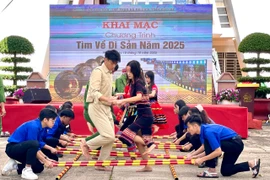 500 Gia Lai students join “journey back to heritage” cultural program