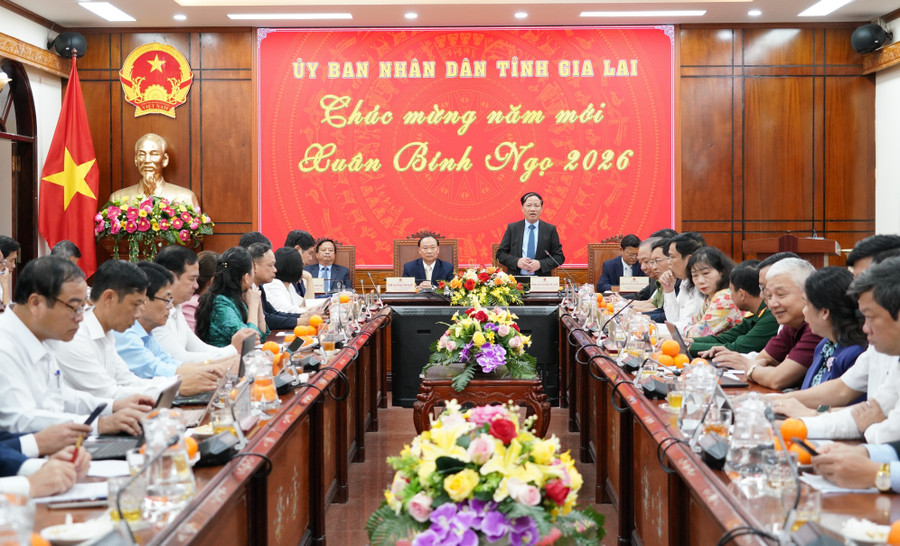 a3-quang-canh-cuoc-hop-giao-ban.jpg