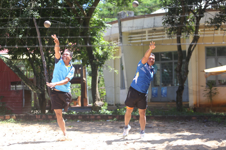 Athletes actively training in shot put. Photo: Văn Ngọc cac-vdv-tich-cuc-tap-luyen-mon-nem-ta-anh-van-ngoc.jpg