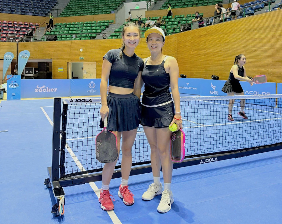 Player Võ Thị Phụng (right) advanced to the semifinals in the women's singles event. Photo: Thanh Phú tay-vot-vo-thi-phung-phai-da-lot-vao-den-ban-ket-o-noi-dung-don-nu-anh-thanh-phu.jpg