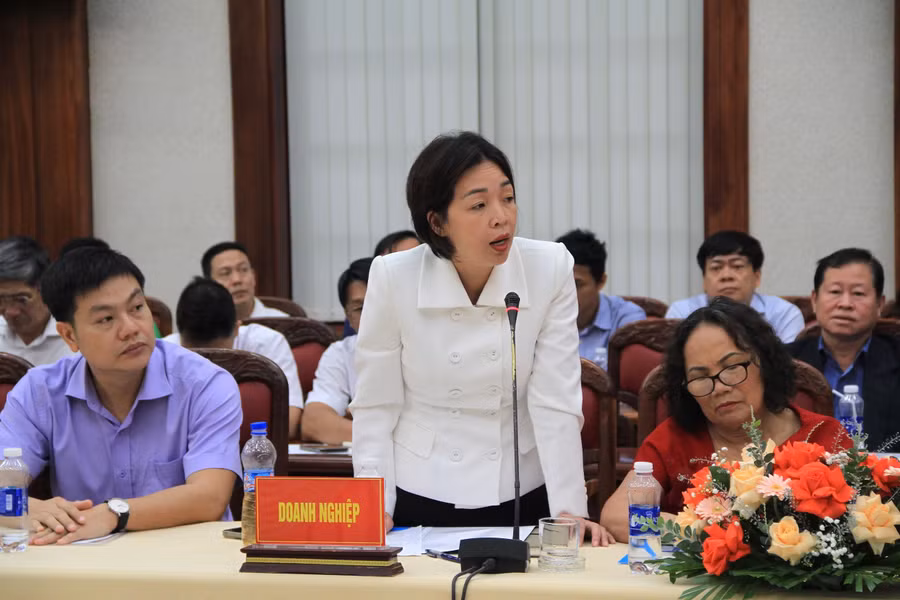 ba-le-thi-hien-giam-doc-cong-ty-tnhh-mot-thanh-vien-gia-trong-tin-tran-trong-khi-duoc-truc-tiep-gui-gam-tam-tu-voi-lanh-dao-tinh-anh-van-ngoc.jpg