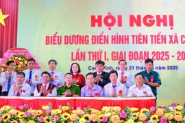 Canh Vinh Commune signs an emulation agreement among its units for the 2025–2030 period. Photo: Provided by the Organizing Committee