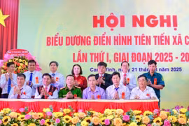 Canh Vinh Commune signs an emulation agreement among its units for the 2025–2030 period. Photo: Provided by the Organizing Committee
